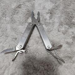小さなサバイバル工具の画像