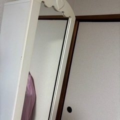 可愛い全身鏡付き収納棚の画像