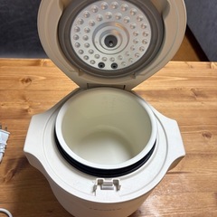 2.5合炊き炊飯器の画像