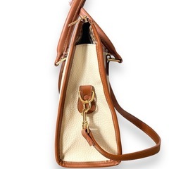 GUESS ハンドバッグ ショルダーバッグの画像