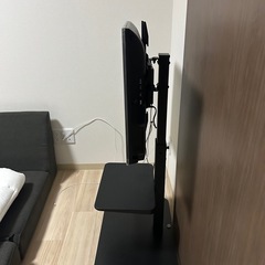 テレビとテレビ台の画像