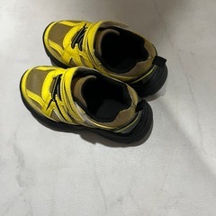 黄色の子供用靴 17.0cmの画像