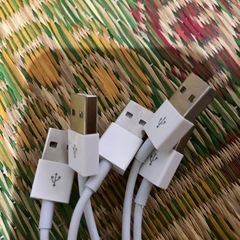 iPhone純正ケーブル1m残りわずかとなりました、の画像
