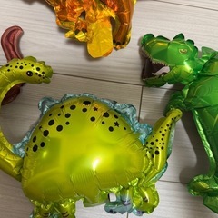 恐竜バルーン　4つの画像