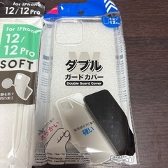 iPhone12用フィルムとケース2個セットの画像