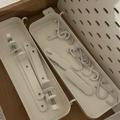 IKEA スコーディス 有孔ボード（シェルフなど付き）8月9日まで　の画像