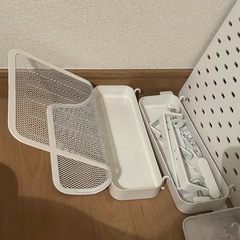IKEA スコーディス 有孔ボード（シェルフなど付き）8月9日まで　の画像