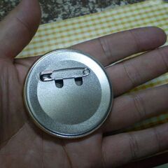 金メッキ　缶バッチ　モアナの画像