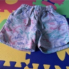 クッション、ハーフパンツ２種の画像