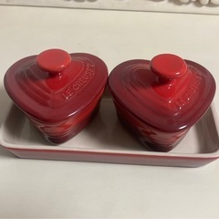  ル・クルーゼ Le Creuset プチ ラムカン ダムール セット チェリーレッド  ハート型の画像