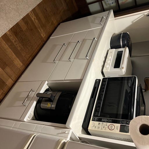 キッチン　食器棚