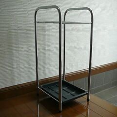 42. 【中古・美品】傘立て シンプル設計でお洒落の画像