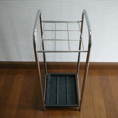 42. 【中古・美品】傘立て シンプル設計でお洒落の画像
