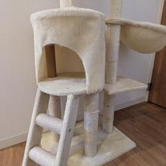 三連休中限定価格 キャットタワー ベージュ 階段 お部屋の画像