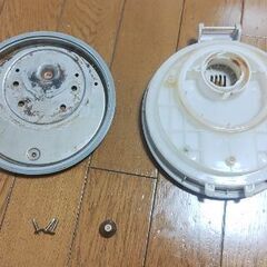 電気ポット　蓋の部分が壊れてますの画像