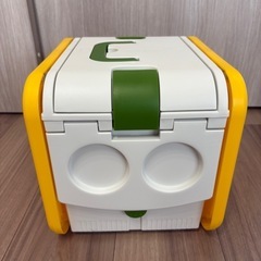 クーラーボックス イエロー ホワイト（テーブル&ドリンクホルダー付）の画像