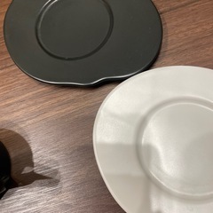 【バラ売り可】黒と白のカップとソーサーセットの画像