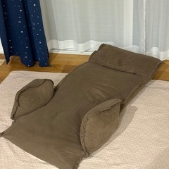 座椅子　ニトリ　ブラウンの画像