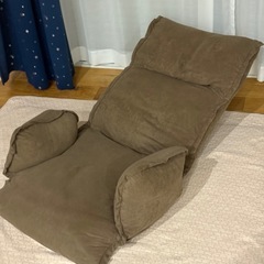 座椅子　ニトリ　ブラウンの画像