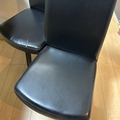 ダイニングテーブル➕椅子２つ🟰３点せっとの画像