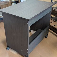 スライド引き出し付きデスクの画像
