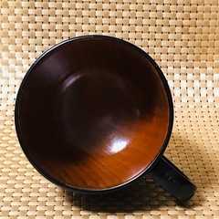 くり抜き木のマグカップの画像