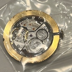 ユリスナルダン　ムーブメント　　の画像