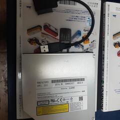 内蔵ハードディクスとUSB外付け接続ケーブル
65W PD充電ACアダプター
65W PD ACアダプターとマルプラグケーブル     内蔵ブルーレイディクスとUSB外付け接続ケーブル の画像