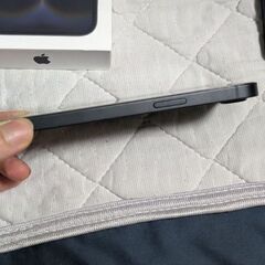 バッテリー容量100%　IPHONE 16e 128GB 本体の画像
