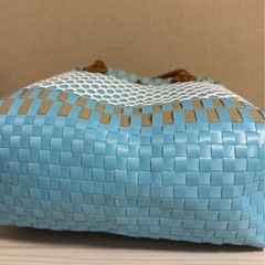かごバック　ブルー　レザーの画像