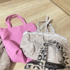 小バッグ ポーチ セットの画像