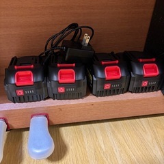 4個 充電式21Vバッテリー リチウムイオンバッテリーの画像