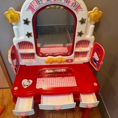【キティ】レトロなドレッサー&輪投げの画像