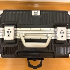 新品未使用　キャリーケース　ビジネス　スーツケースの画像