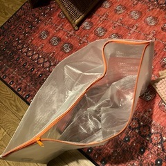 IKEAのバスマットとシューズ袋の画像