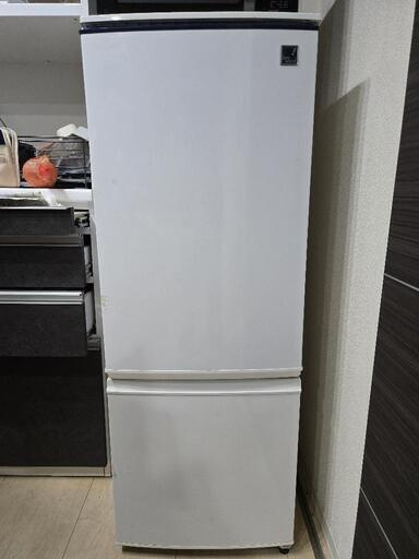 お値引き可！2016年製！(東京23区は送料設置無料！)シャープ冷蔵庫137L 2012年製造シャープ冷蔵庫 (じな) 東京のキッチン家電