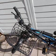 【引き渡し予定あり】トレイバー　18インチ　自転車（補助輪・鍵付き）の画像