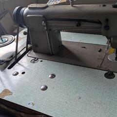 ブラザー工業用ミシン　足踏みありの画像