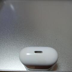Appleエアポッズ充電器の画像