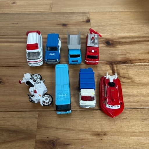 トミカ はたらく車 (ai🌸8/9～17❌) 楠橋のミニカーの中古