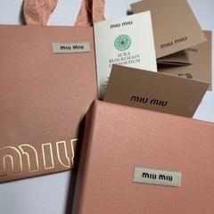 MIUMIU ヘアバレッタ ピンクの画像