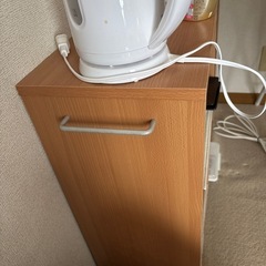 (決まりました)キャスター付き 隙間収納 木製 ワゴン 押し入れ収納 〔幅26cm〕 取っ手が右側 ウォールナットの画像