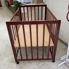 ベビーベッドの画像
