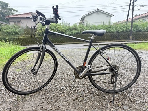 GIANT ESCAPE(S)R3 700cクロスバイク アルミ/24speed/ホワイト