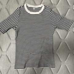 ユニクロ リブボーダークルーネックTの画像