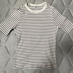 ユニクロ リブボーダークルーネックTの画像