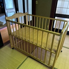 ベビーベッドの画像