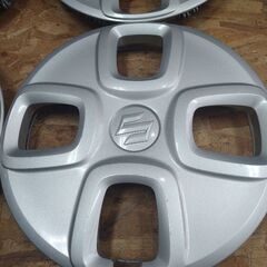 ススキ　アルト　純正ホイールキャップ　１３インチの画像