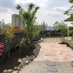 ▼正社員：造園業の現場作業員【経験者歓迎】▼ 実働7時間＆残業ほぼなし！毎日ムリなく働ける◎ 有給も取りやすく、働き方の相談もしやすい◎ チームで話して進める！現場主導の自由なスタイル◎の画像