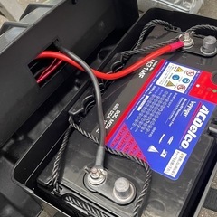 値下げ　ディープサイクルバッテリーとケースの画像